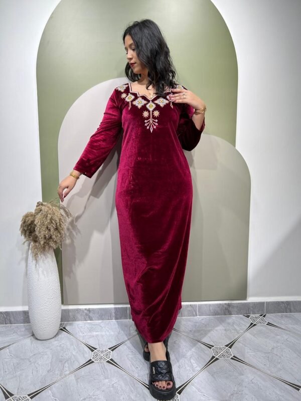 Robe Katifa Rose– Broderie Florale