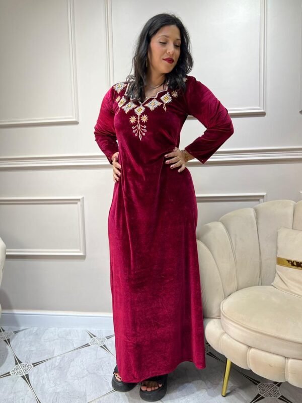 Robe Katifa Rose– Broderie Florale