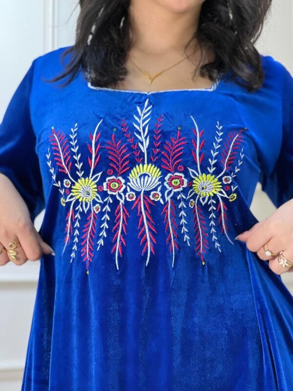 Robe Katifa bleu – Broderie Florale